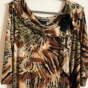 Women’s dress top. Great with skirts or slacks.